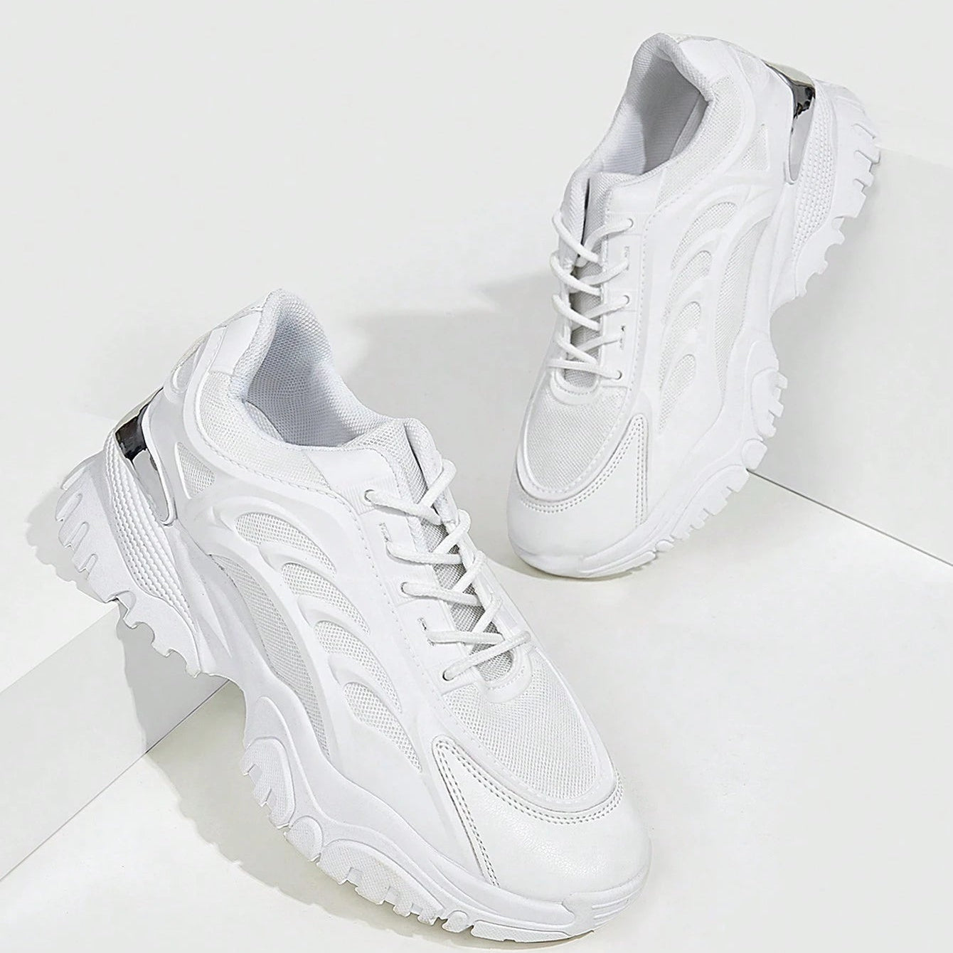 Women's Fashionable Sporty Mesh Surface White Lace Up Chunky Sneakers