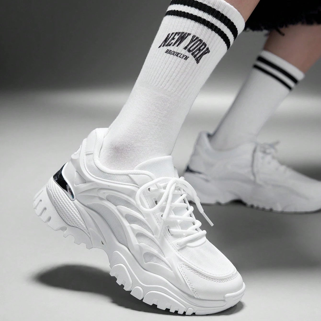 Women's Fashionable Sporty Mesh Surface White Lace Up Chunky Sneakers