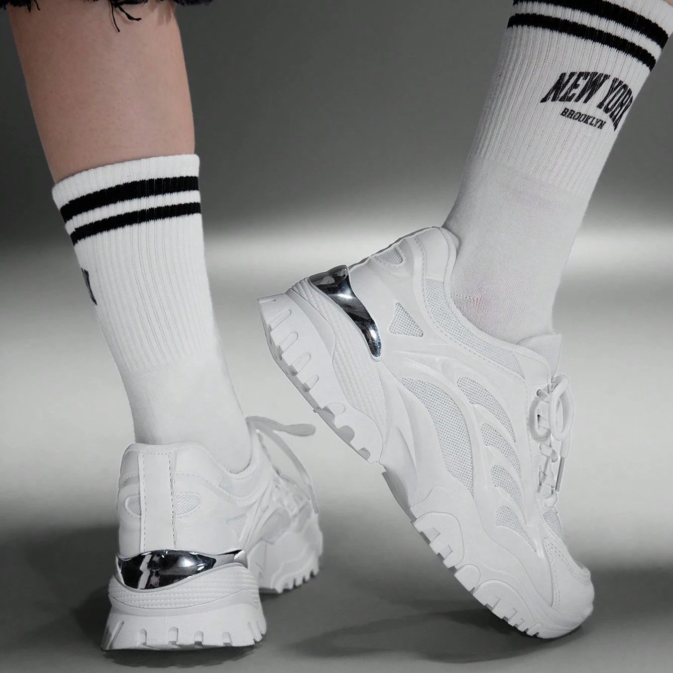 Women's Fashionable Sporty Mesh Surface White Lace Up Chunky Sneakers